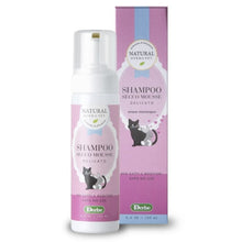 Mousse cat shampoo for sensitive skin with calendula and mallow